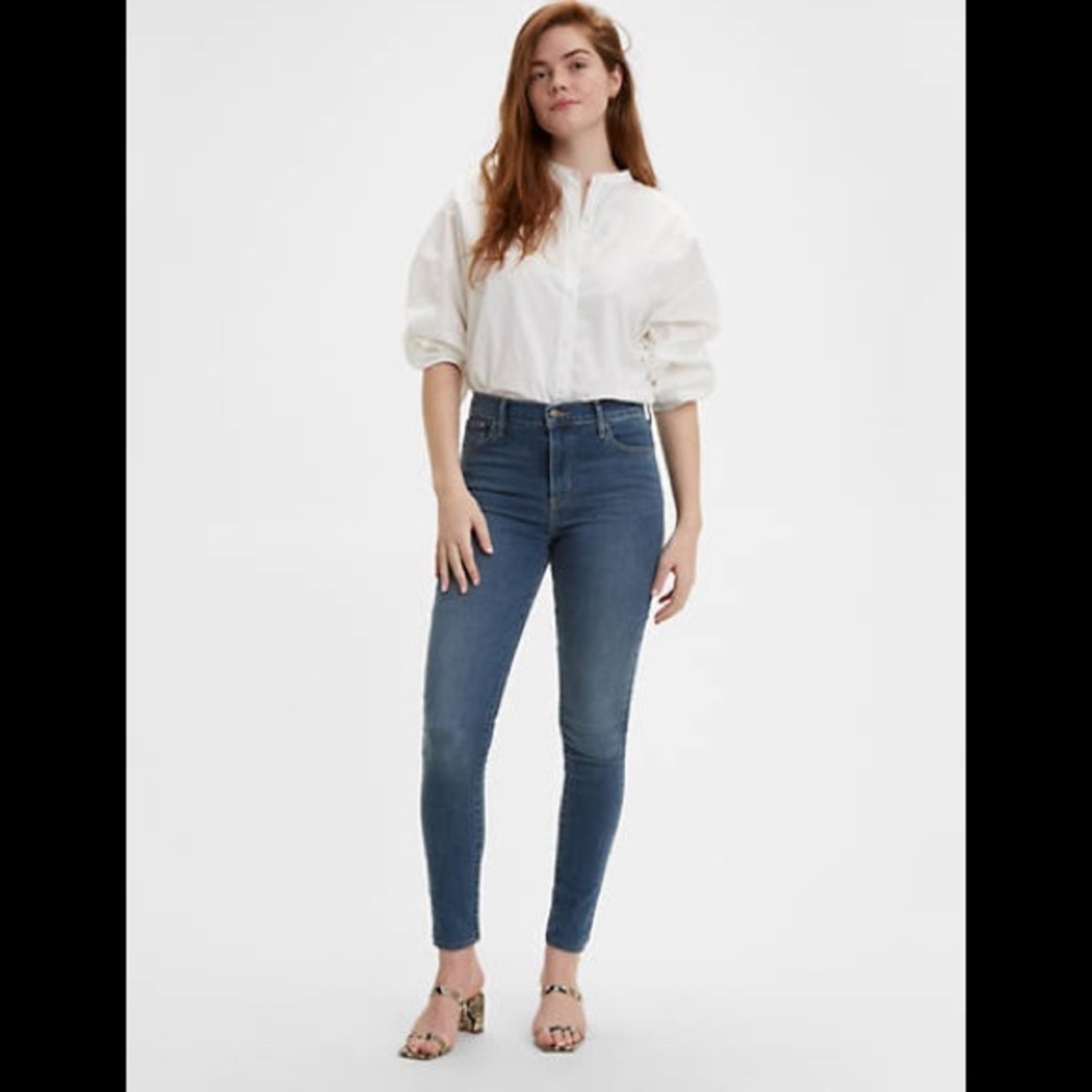 Levi
720 HIGH RISE SUPER SKINNY JEANS medium wash